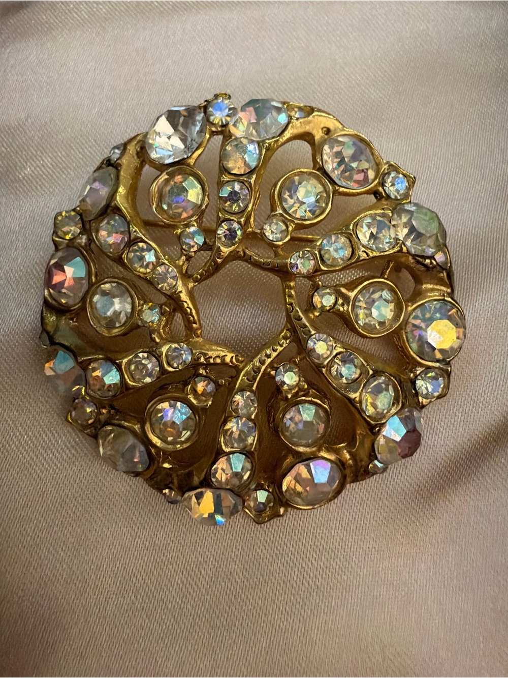1960s Aurora Borealis Rhinestone Pinwheel Wreath Brooch Pin - Gold Tone